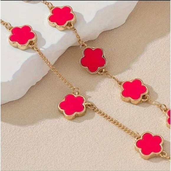 Pink & Gold Clover Necklace - Picture 2 of 4